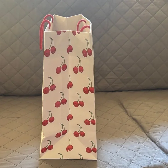 Authentic 💯🍒🍒Louis Vuitton Cherry Pattern Shopping Bag - Picture 3 of 3